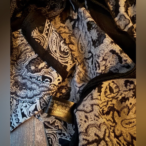 Patterned Kimono - Picture 6 of 6